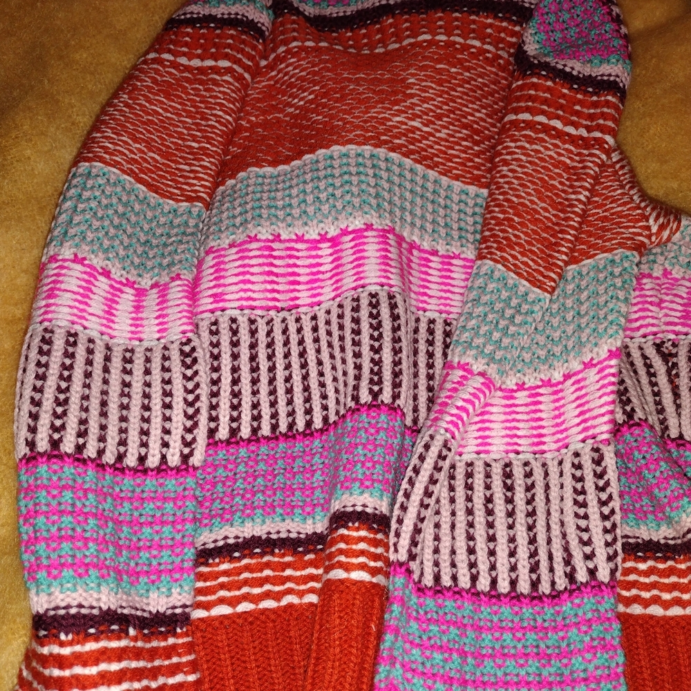 Sweater - Picture 4 of 6